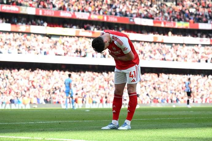 英超阿森纳vs纽卡斯尔联：1-0！阿森纳主场击退纽卡斯尔联，拉亚神扑 + 赖斯制胜球
