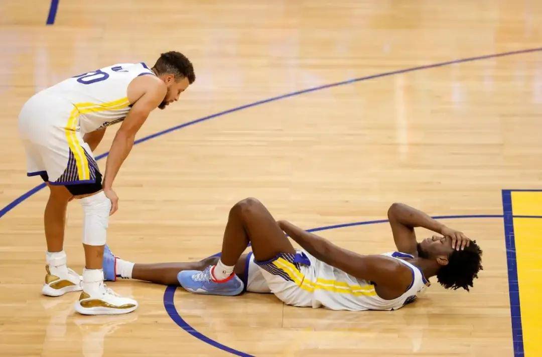 1年100万！正式签约！怀斯曼重返NBA