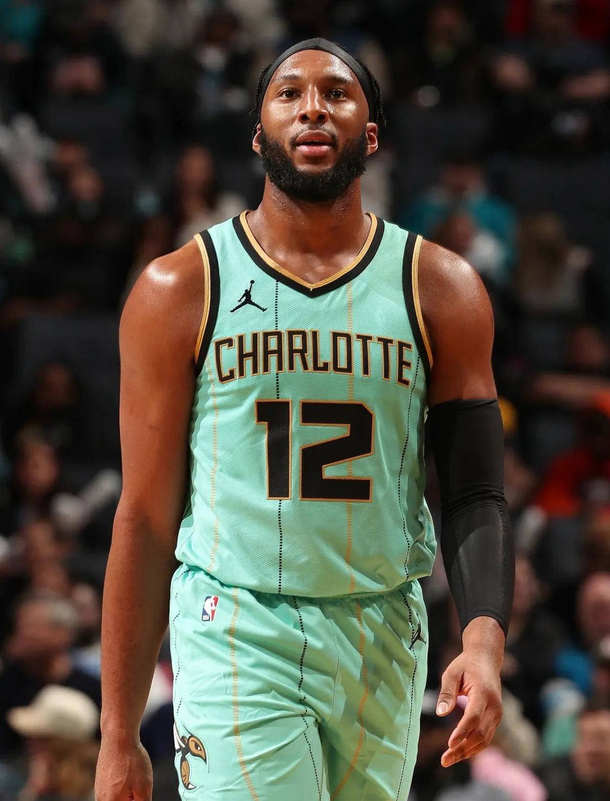 770万薪资一夜化为泡影！2018年首轮20号秀惨遭夏洛特黄蜂裁员