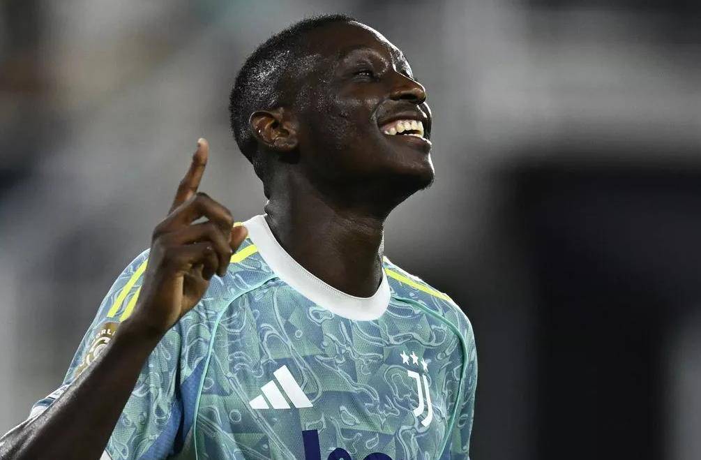 曼联即将官宣姆贝乌莫！优先引进大巴黎穆阿尼，考虑切尔西杰克逊