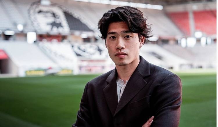 官方：弗赖堡从布隆德比签下23岁日本中场铃木唯人