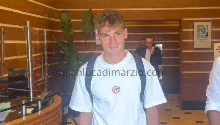 S-埃斯波西托接受卡利亚里的体检：很高兴来到这里，加油卡利亚里