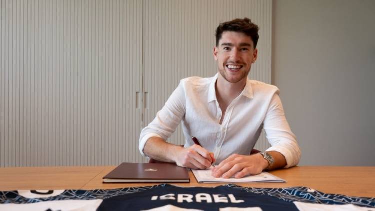 官方：都灵签下25岁葡萄牙体育门将弗兰科-伊斯莱尔