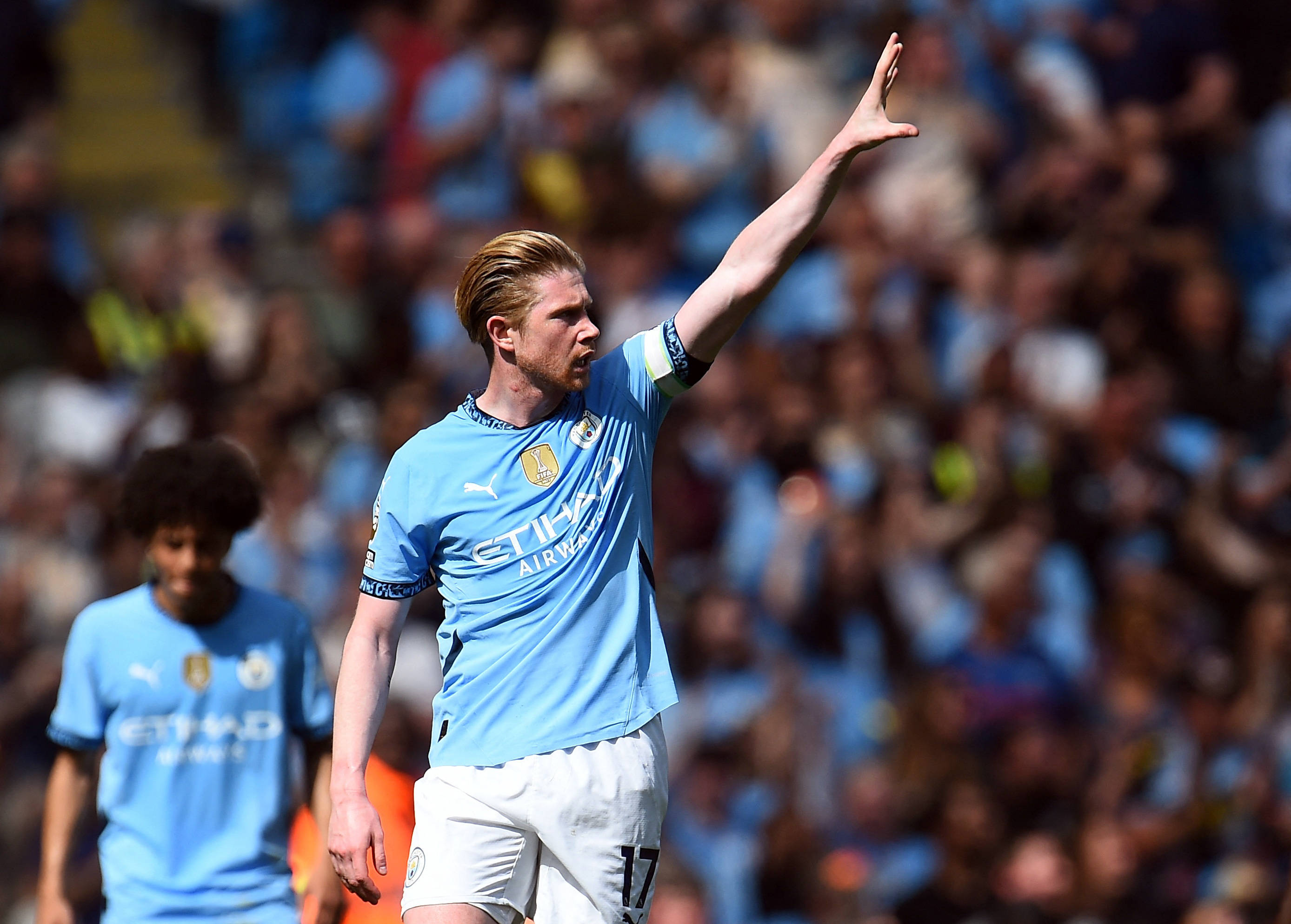 曼城中场德布劳内自由加盟那不勒斯