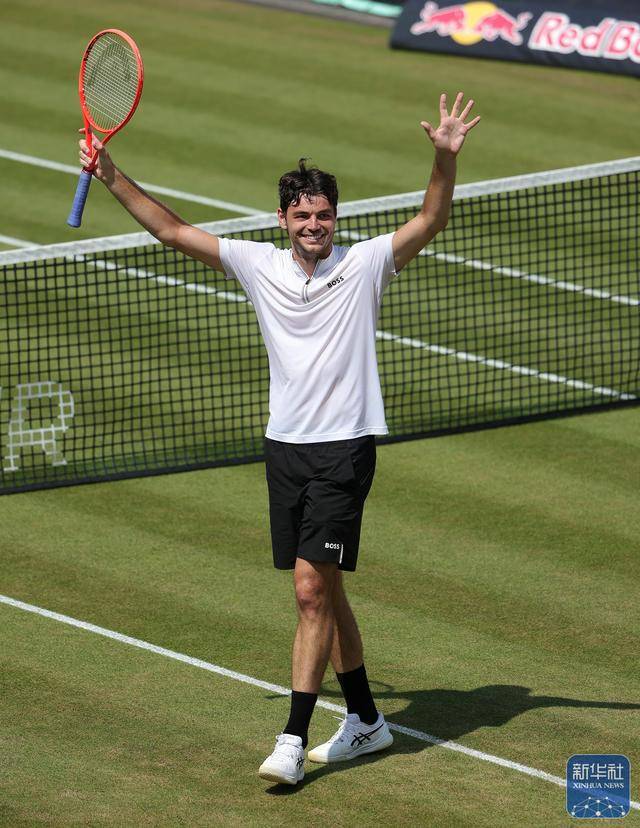 网球 | 弗里茨夺得斯图加特公开赛男单冠军