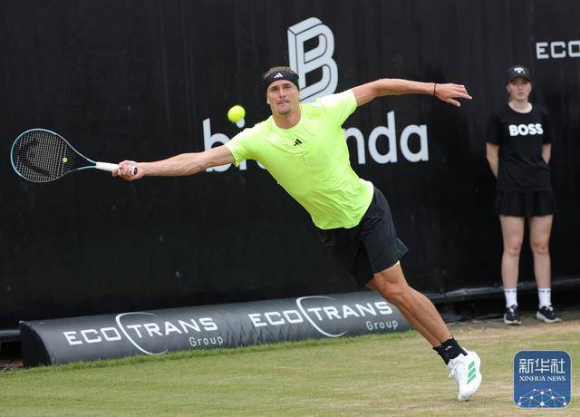 网球 | 弗里茨夺得斯图加特公开赛男单冠军