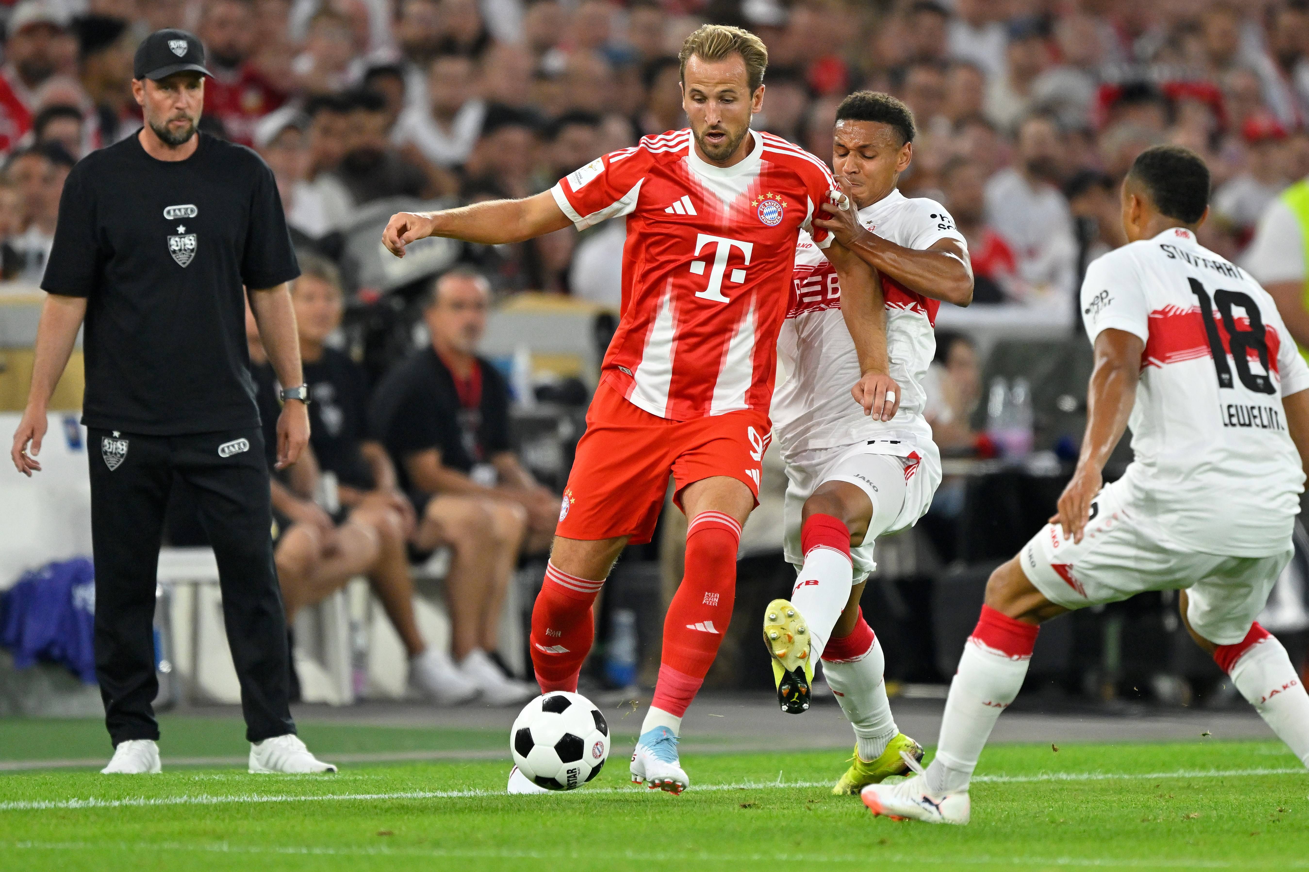 （体育）足球——弗朗茨·贝肯鲍尔超级杯：拜仁慕尼黑夺冠