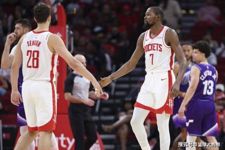 2场狂胜31个篮板！火箭队3高塔+前锋群镇守篮下，优势再次扩大