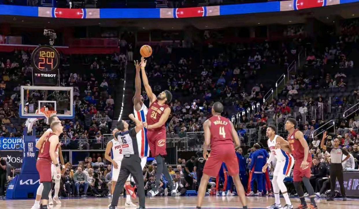 NBA常规赛:克利夫兰骑士116-95轻取底特律活塞,米切尔砍下35分